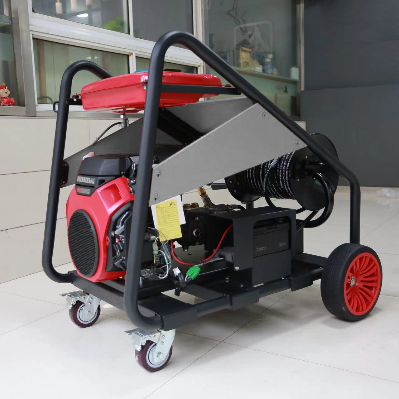 H2041G gas-powered pressure washer for industrial and commercial cleaning
